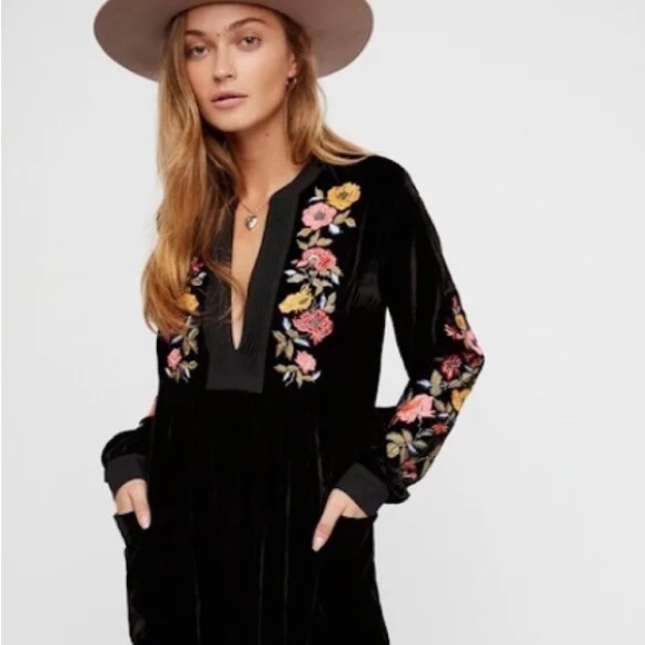 Free People Dresses & Skirts - Free people velvet tunic size small